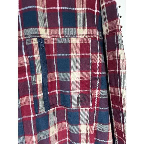 Wrangler ATG button down shirt - Picture 3 of 7